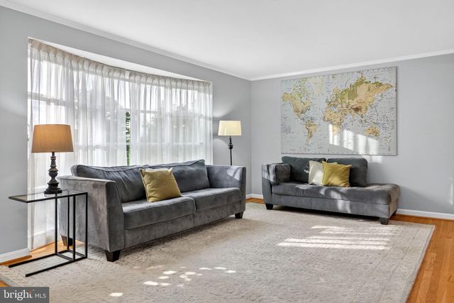 915 N OVERLOOK DR, Alexandria, VA 22305