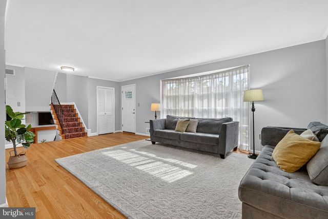 915 N OVERLOOK DR, Alexandria, VA 22305