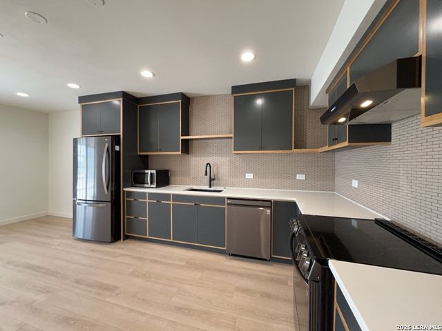 1722 S Saint Marys St Apt 101, San Antonio, TX 78210