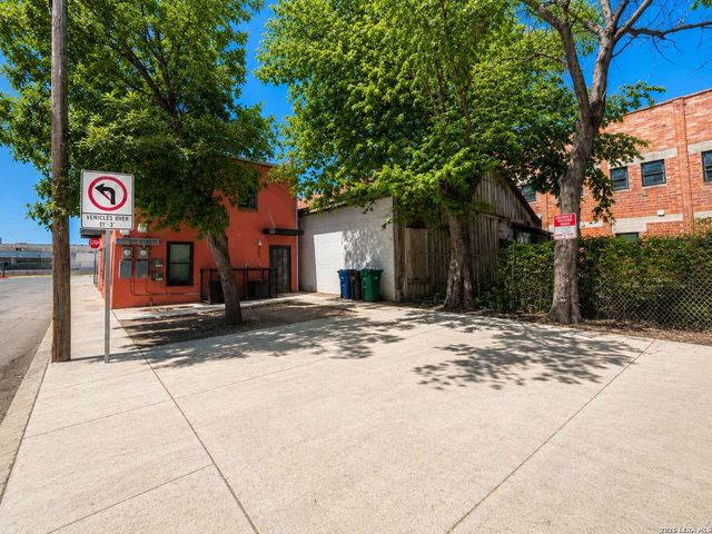 1722 S Saint Marys St Apt 101, San Antonio, TX 78210