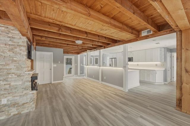 98 Walnut St, Halifax, MA 02338