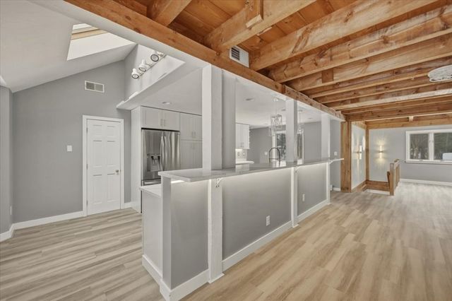 98 Walnut St, Halifax, MA 02338