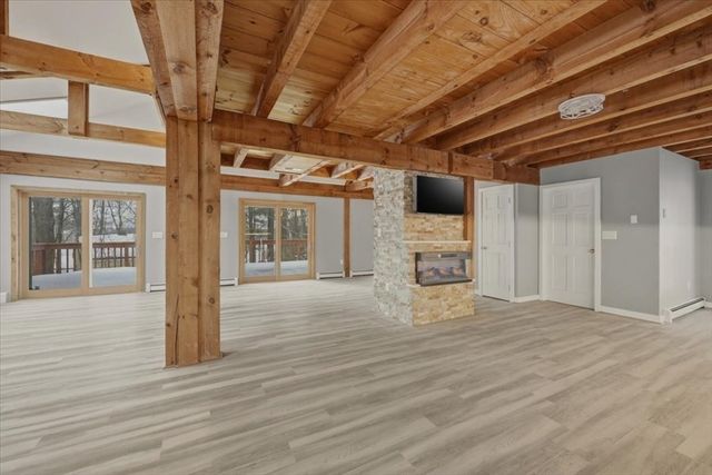 98 Walnut St, Halifax, MA 02338