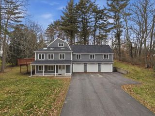 98 Walnut St, Halifax, MA 02338