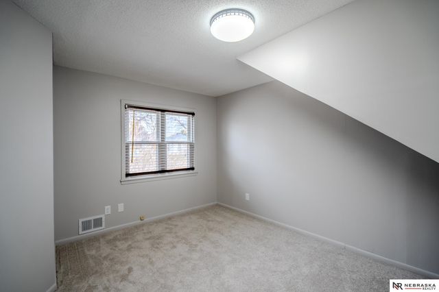 215 W Gardiner Street, Valley, NE 68064