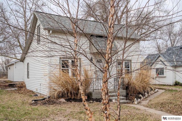 215 W Gardiner Street, Valley, NE 68064