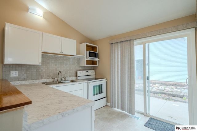 215 W Gardiner Street, Valley, NE 68064