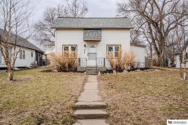 215 W Gardiner Street, Valley, NE 68064