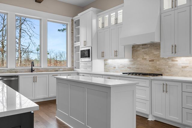 3 Busqueda, Hot Springs Village, AR 71909