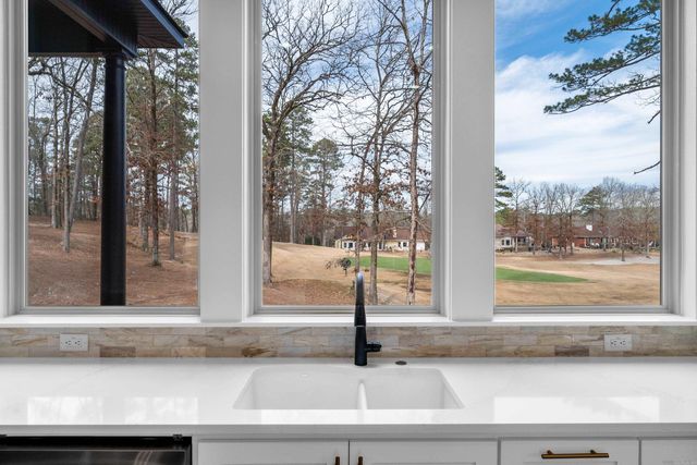 3 Busqueda, Hot Springs Village, AR 71909