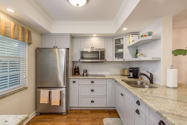 952 VIRGINIA STREET 105, Dunedin, FL 34698