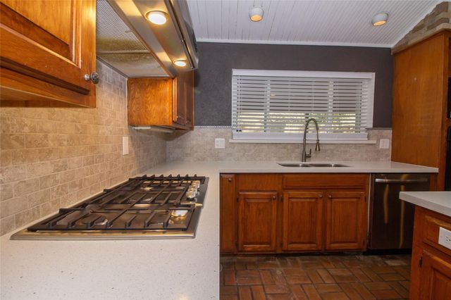 7 Woody Creek Drive A, Conroe, TX 77301