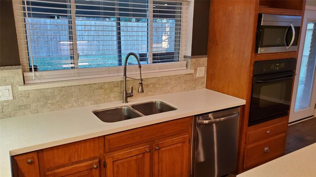 7 Woody Creek Drive A, Conroe, TX 77301