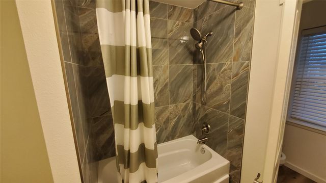 7 Woody Creek Drive A, Conroe, TX 77301