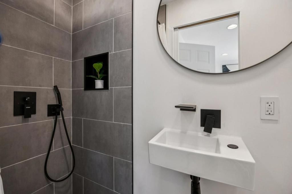 Image 33 of property listing at 15122 Woodard Road, San Jose, CA 95124