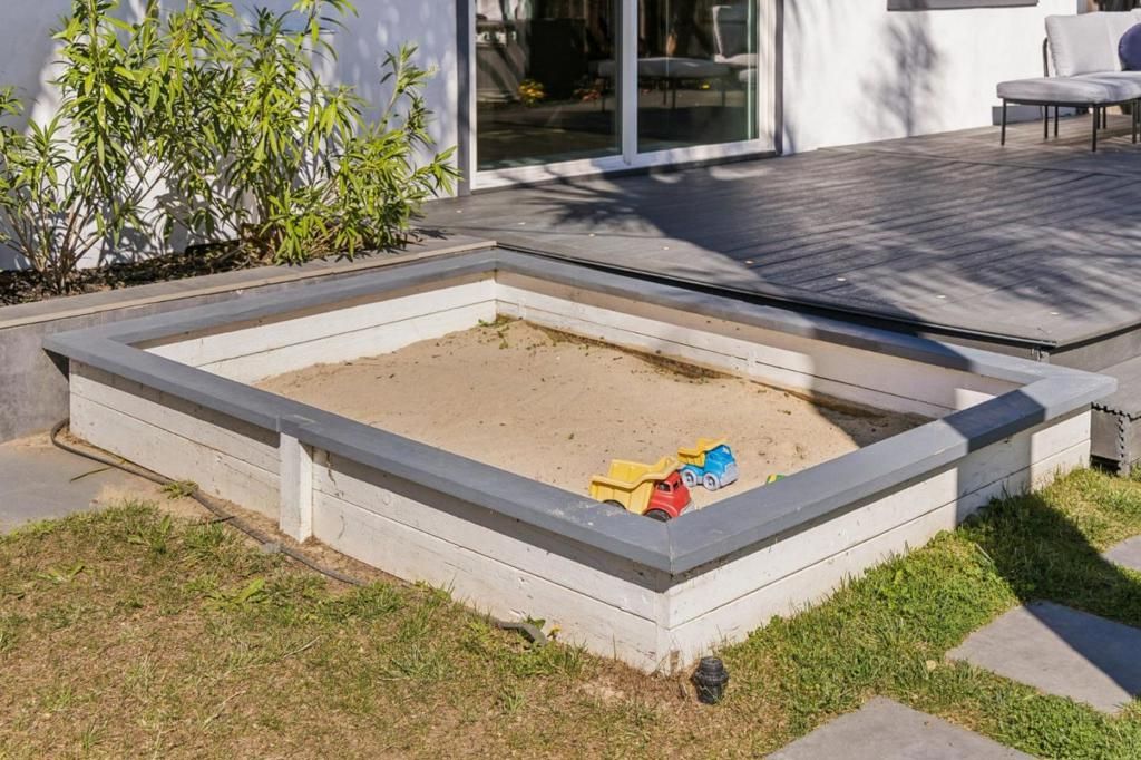 Image 40 of property listing at 15122 Woodard Road, San Jose, CA 95124