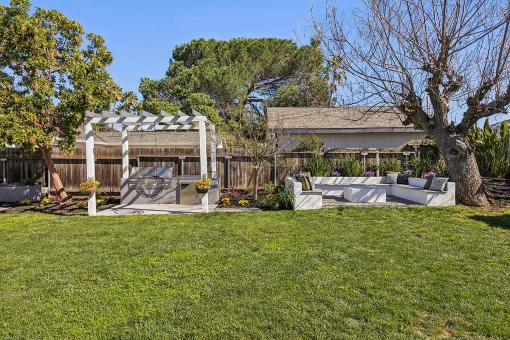 Image 41 of property listing at 15122 Woodard Road, San Jose, CA 95124