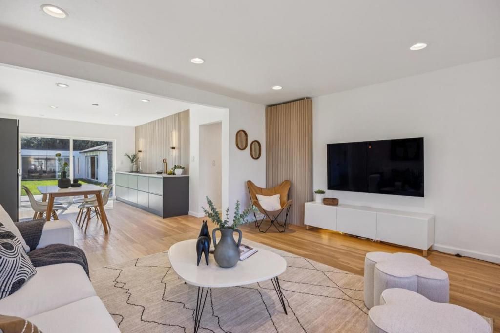 Image 6 of property listing at 15122 Woodard Road, San Jose, CA 95124