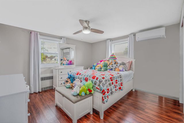 206 Ridge Avenue, Valley Stream, NY 11581