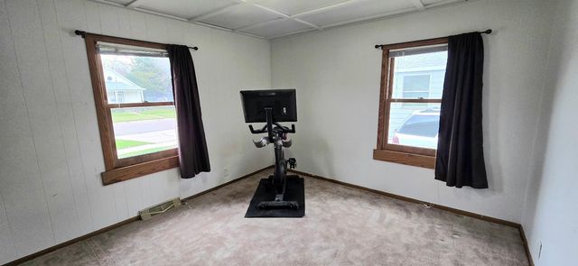 207 22nd Street S, Fargo, ND 58103