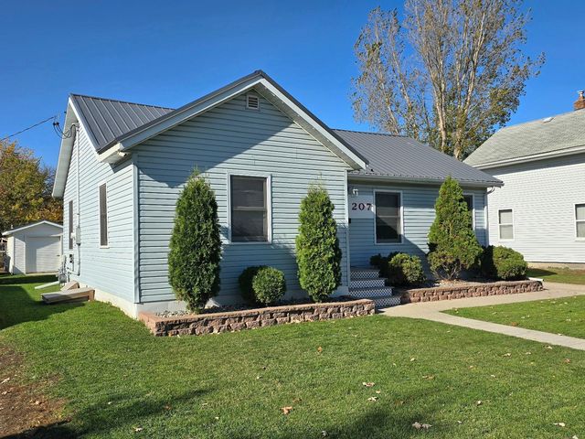 207 22nd Street S, Fargo, ND 58103