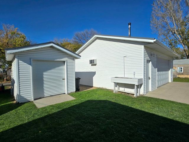 207 22nd Street S, Fargo, ND 58103