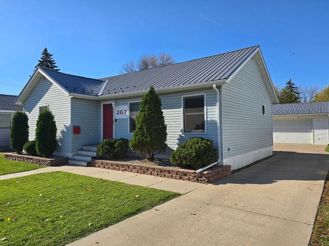 207 22nd Street S, Fargo, ND 58103