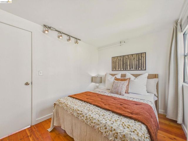 1695 15th 12, Oakland, CA 94607
