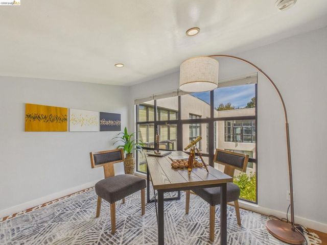 1695 15th 12, Oakland, CA 94607