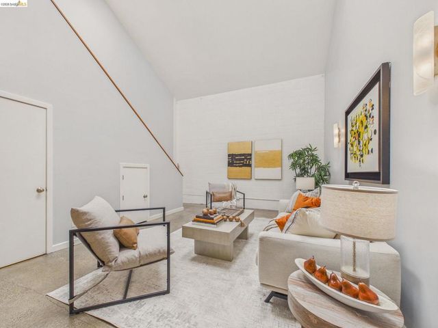 1695 15th 12, Oakland, CA 94607