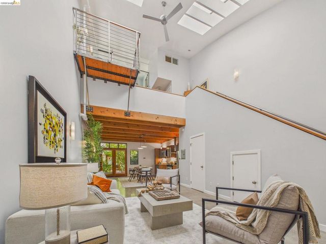 1695 15th 12, Oakland, CA 94607