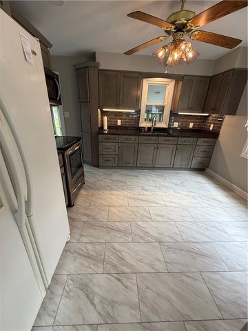 803 S Scotland Ln, Union Twp, PA 16101