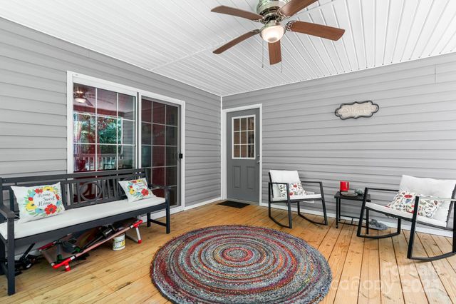 200 Vista Pointe Drive, Stony Point, NC 28678