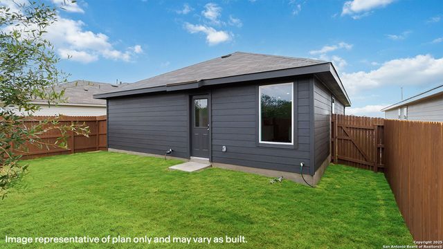 1005 SEEDLING LANE, Seguin, TX 78155