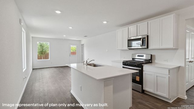 1005 SEEDLING LANE, Seguin, TX 78155