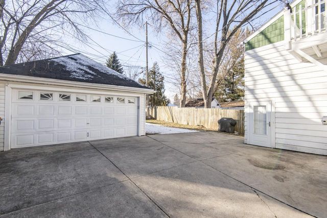 2615 N Wauwatosa AVENUE, Wauwatosa, WI 53213