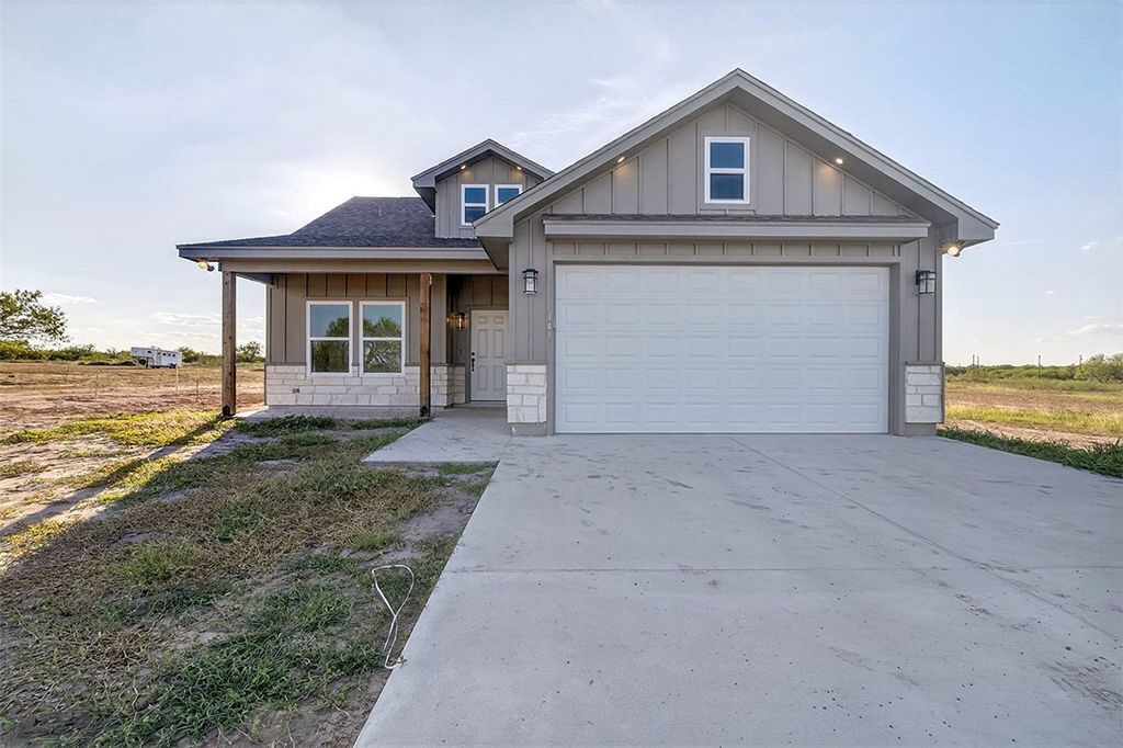 145 County Road 150, Alice, TX 78332