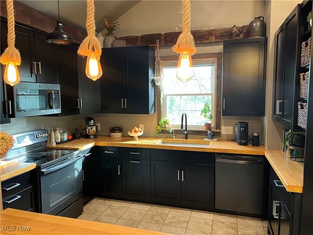 7660 Vandemark Road, Lodi, OH 44254