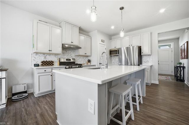 560 Spring Hill PL, Smithfield, VA 23430