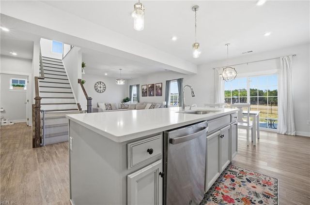 560 Spring Hill PL, Smithfield, VA 23430