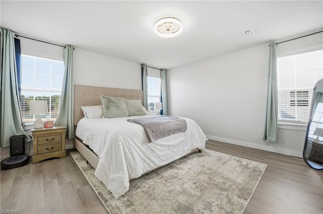 560 Spring Hill PL, Smithfield, VA 23430