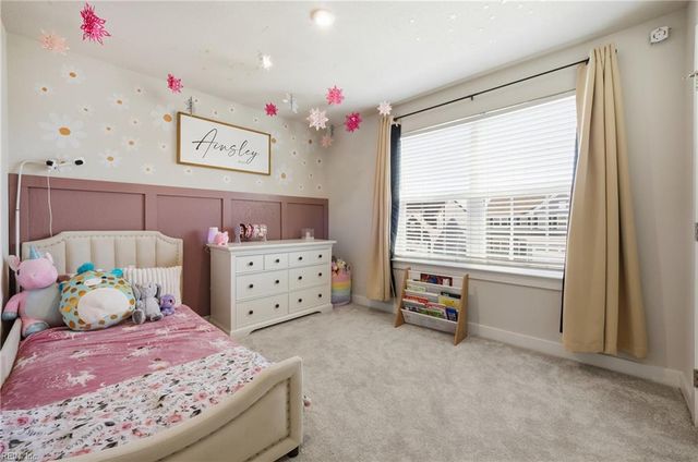 560 Spring Hill PL, Smithfield, VA 23430