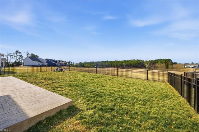 560 Spring Hill PL, Smithfield, VA 23430