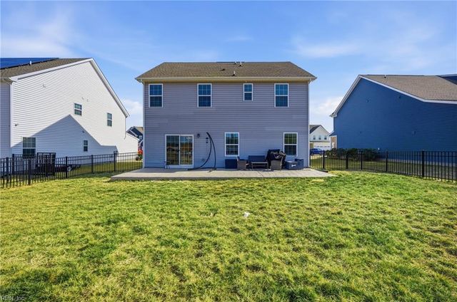 560 Spring Hill PL, Smithfield, VA 23430