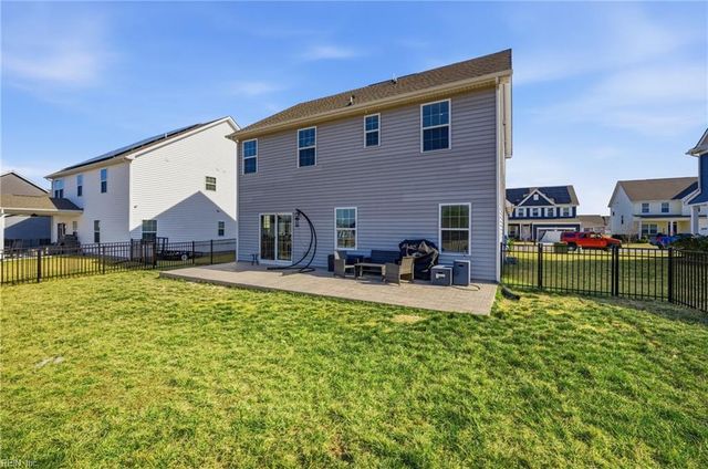 560 Spring Hill PL, Smithfield, VA 23430