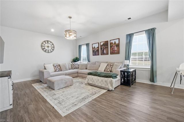 560 Spring Hill PL, Smithfield, VA 23430