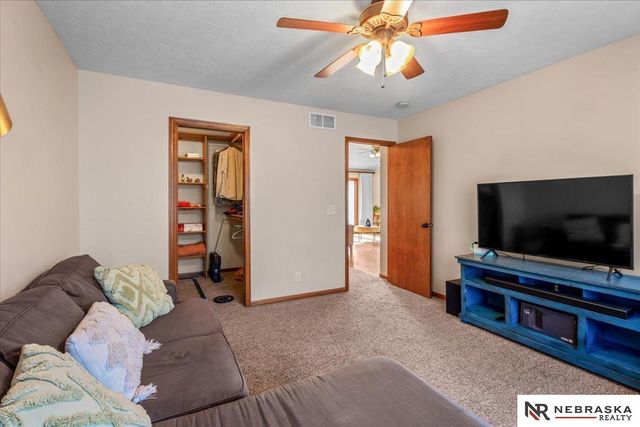 7530 Sonatta Court, Lincoln, NE 68516