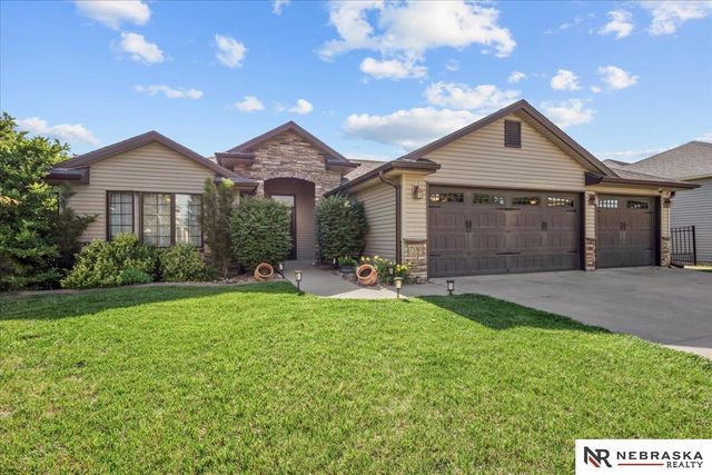 7530 Sonatta Court, Lincoln, NE 68516