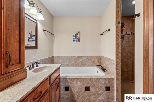 7530 Sonatta Court, Lincoln, NE 68516