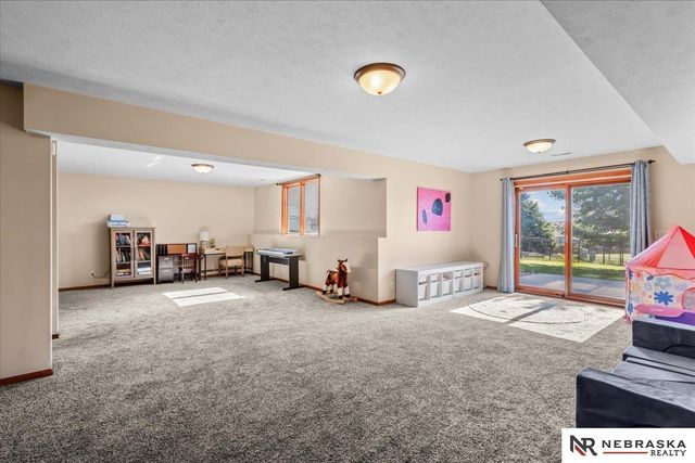 7530 Sonatta Court, Lincoln, NE 68516